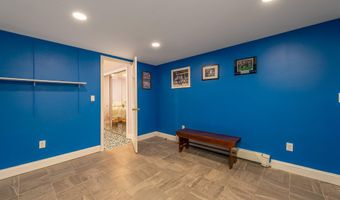 12 Laurence Way, Falmouth, ME 04105