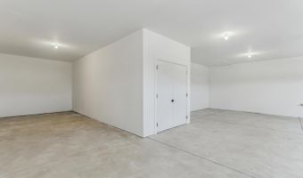 324 W Boxthorn Dr, Andover, KS 67002