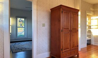 481 Oliphant Ln, Middletown, RI 02842