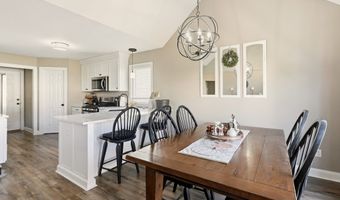 617 Eaton Dr, Aurora, OH 44202