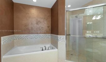 19900 E Country Club Dr TS10, Aventura, FL 33180