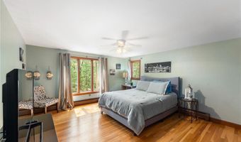 2 Spinney Ln, North Kingstown, RI 02852