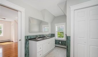 88 Wentworth Ave, Cranston, RI 02905