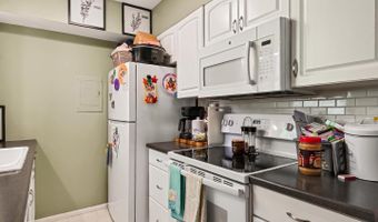 2711 S WALTER REED Dr S #A, Arlington, VA 22206