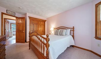 6 Carriage Chase Ln, Atkinson, NH 03811