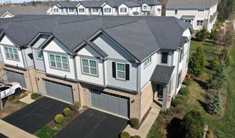 3221 N Heritage Ln, Arlington Heights, IL 60004