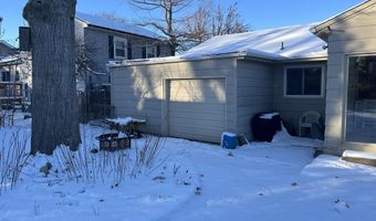 210 21st St, Ames, IA 50010