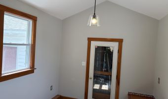 2 Sunrise Cir, Augusta, ME 04330