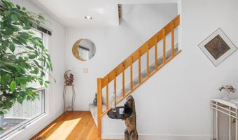 22 Golden View Dr, Johnston, RI 02919