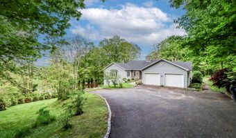 73 A Long Meadow Hill Rd, Brookfield, CT 06804