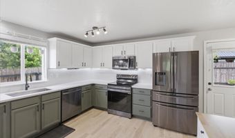 3523 COLLEGE Loop, Albany, OR 97322