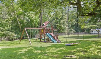 45 Normandy Ct, Middletown, NJ 07748