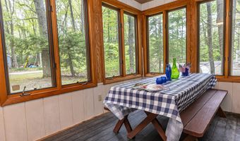 18 Julian St, Sebago, ME 04029