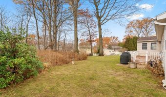 11 Westchester Dr, Albany, NY 12205