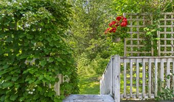81 Richardson St, Bath, ME 04530