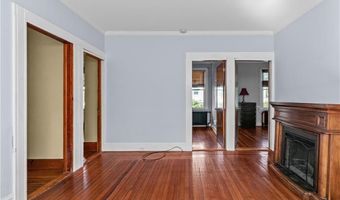 7 Caswell Ave, Newport, RI 02840