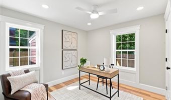 40 Congregational St, Bristol, RI 02809