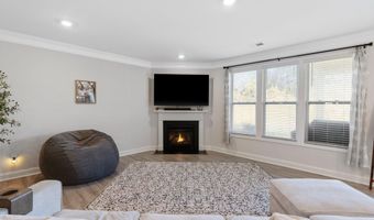 6015 Thicket Ln, Boiling Springs, SC 29316
