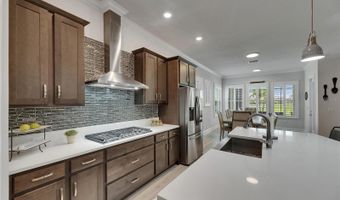 7420 PARADISO Dr, Apollo Beach, FL 33572