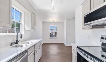 2516 SE 4th St, Bentonville, AR 72712