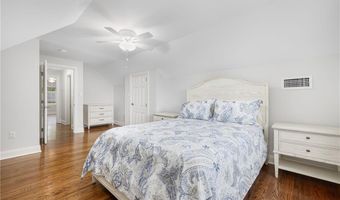 10 Linden Gate Ln, Newport, RI 02840