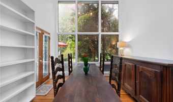 421 Bellevue Ave 2A, Newport, RI 02840