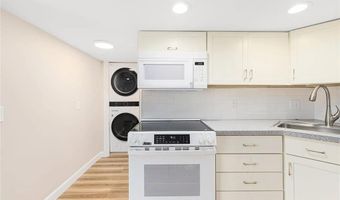 1 Adelaide Ave 1, Bristol, RI 02809