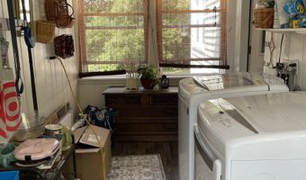 10 Lindgren Ter, Ansonia, CT 06401