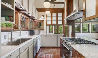 144 Pegg Rd, Barnardsville, NC 28709