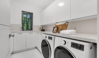 124 Park Dr, Bal Harbour, FL 33154