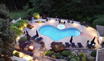 103 Glenbrook Dr, Cheshire, CT 06410
