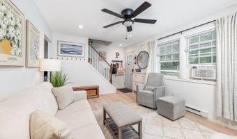 1 Robins Ter, Alloway, NJ 07422