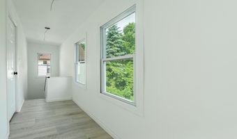 24 Slater St, Amsterdam, NY 12010