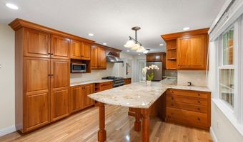 11 Farrwood Dr, Andover, MA 01810