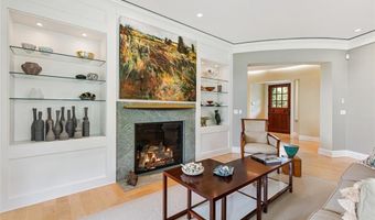 25 Walnut St, Jamestown, RI 02835