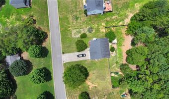 50 Hopkins Farm Dr, Adairsville, GA 30103