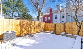 6630 MEDINAH Ln, Alexandria, VA 22312
