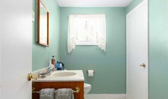 3 Alpine Dr, Burlington, CT 06013
