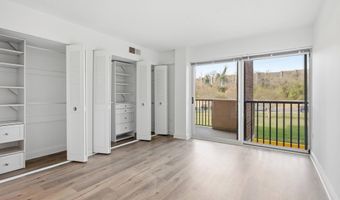 1300 ARMY NAVY Dr 124, Arlington, VA 22202