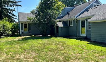 40 Aaron Ave Ave, Bristol, RI 02809