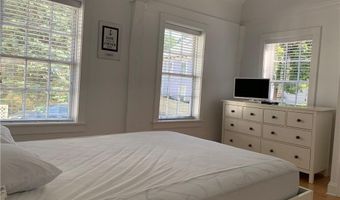 5 Division St, Newport, RI 02840
