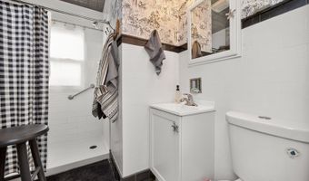 514 SW Walnut St, Ankeny, IA 50023