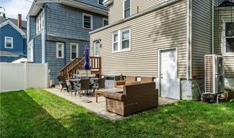 5 Gardiner St, Newport, RI 02840