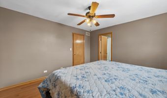 39911 Golf Ln, Antioch, IL 60002