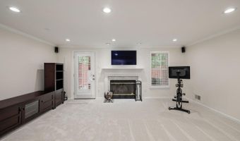 5209 DUNSTABLE Ln, Alexandria, VA 22315
