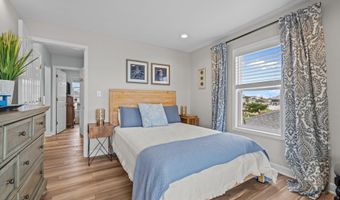 201 Glenn St, Atlantic Beach, NC 28512
