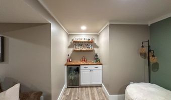 16 Hoosier Heights Dr, Batesville, IN 47006