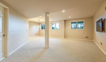 5401 Pinnacle Ct, Ann Arbor, MI 48108