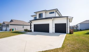 3217 Lakeview Dr SE, Altoona, IA 50009