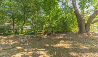 275 Highlake Ave, Ann Arbor, MI 48103